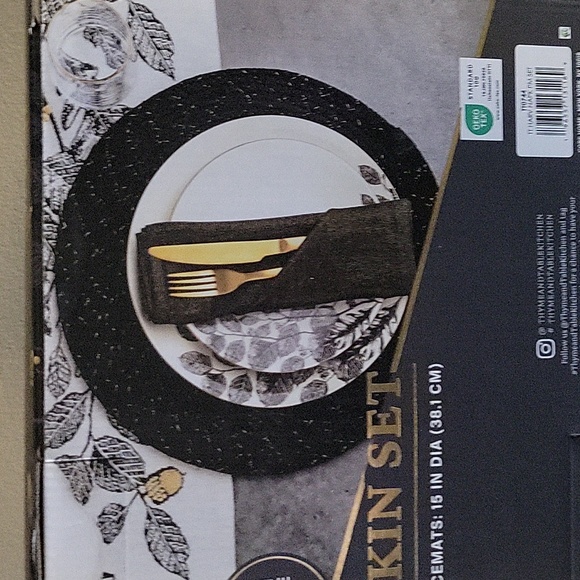 Placemat & Napkin Set - Picture 5 of 8